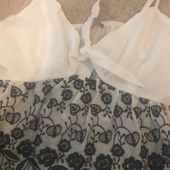 🤩Charlotte Russe tie front top🤩 - Picture 2 of 3
